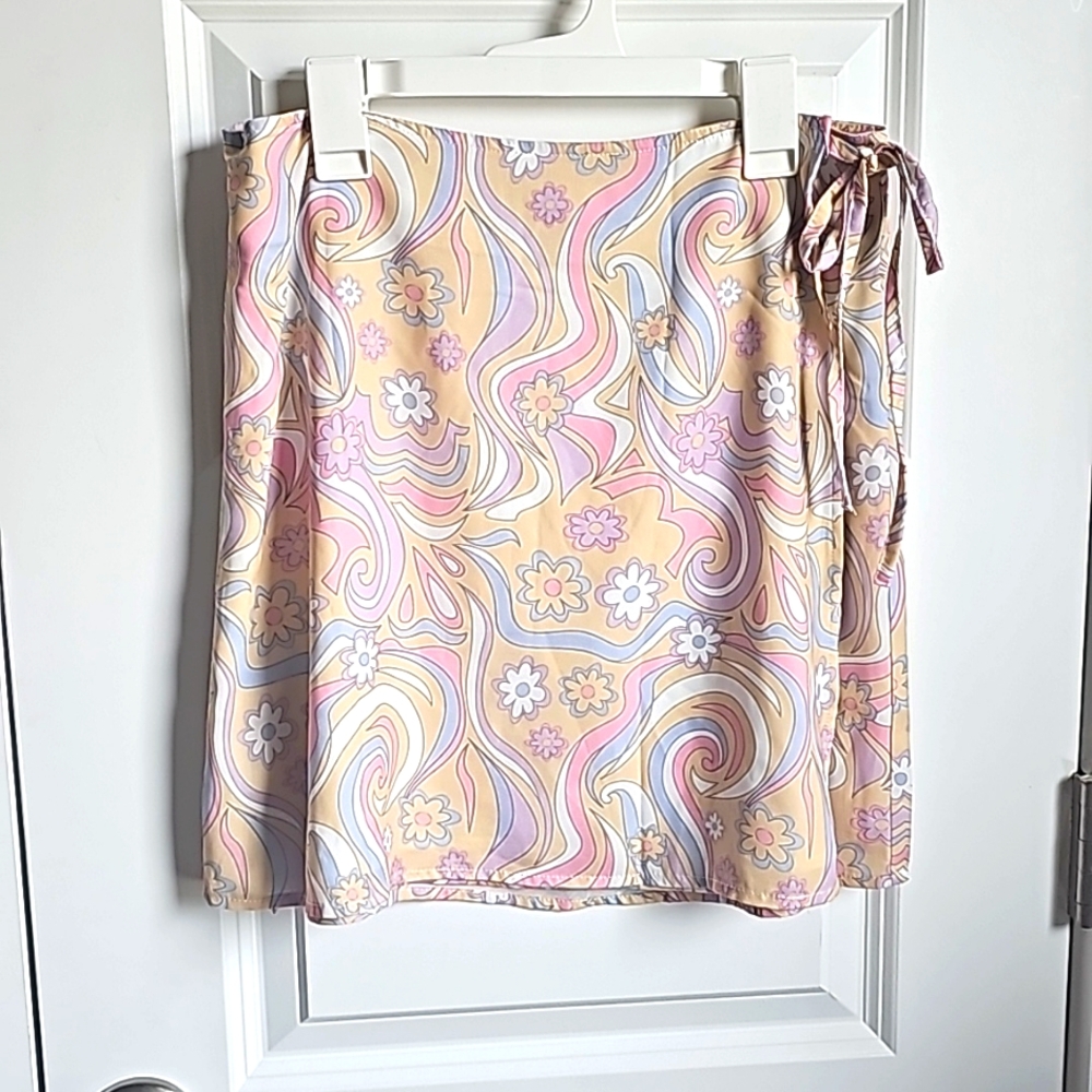 Princess Polly Retro Swirl Wrap Mini Skirt in Women's Size 6 EUC - Picture 1 of 7